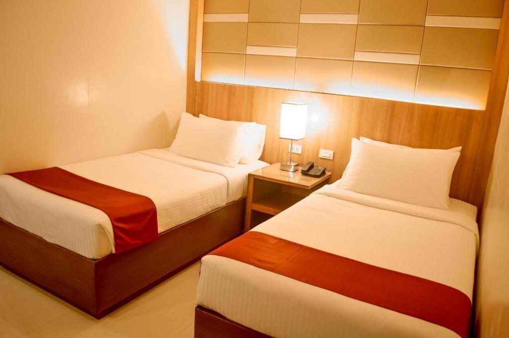 Hotel Veniz - Session Baguio City Екстериор снимка
