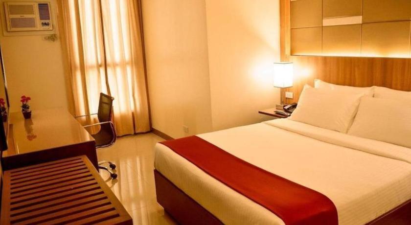 Hotel Veniz - Session Baguio City Екстериор снимка