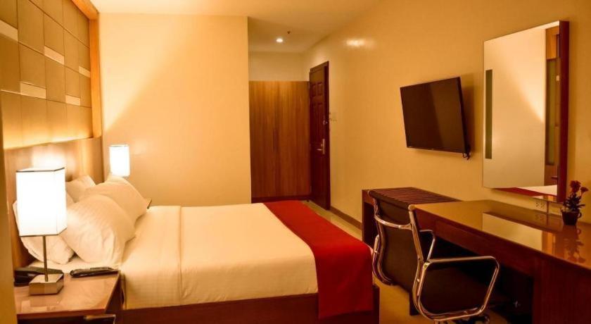 Hotel Veniz - Session Baguio City Екстериор снимка