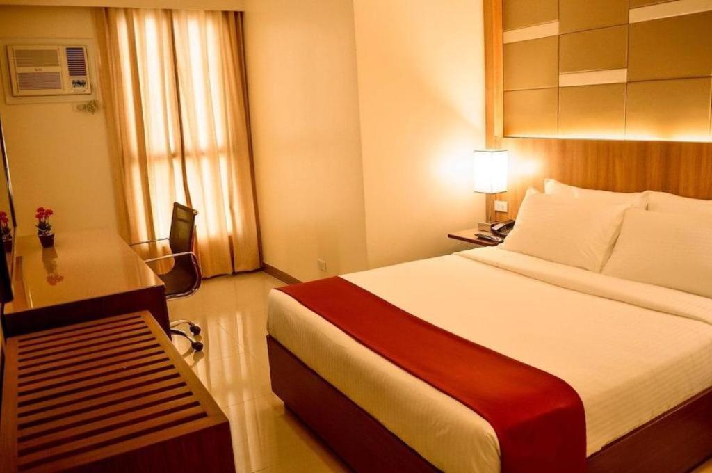 Hotel Veniz - Session Baguio City Екстериор снимка